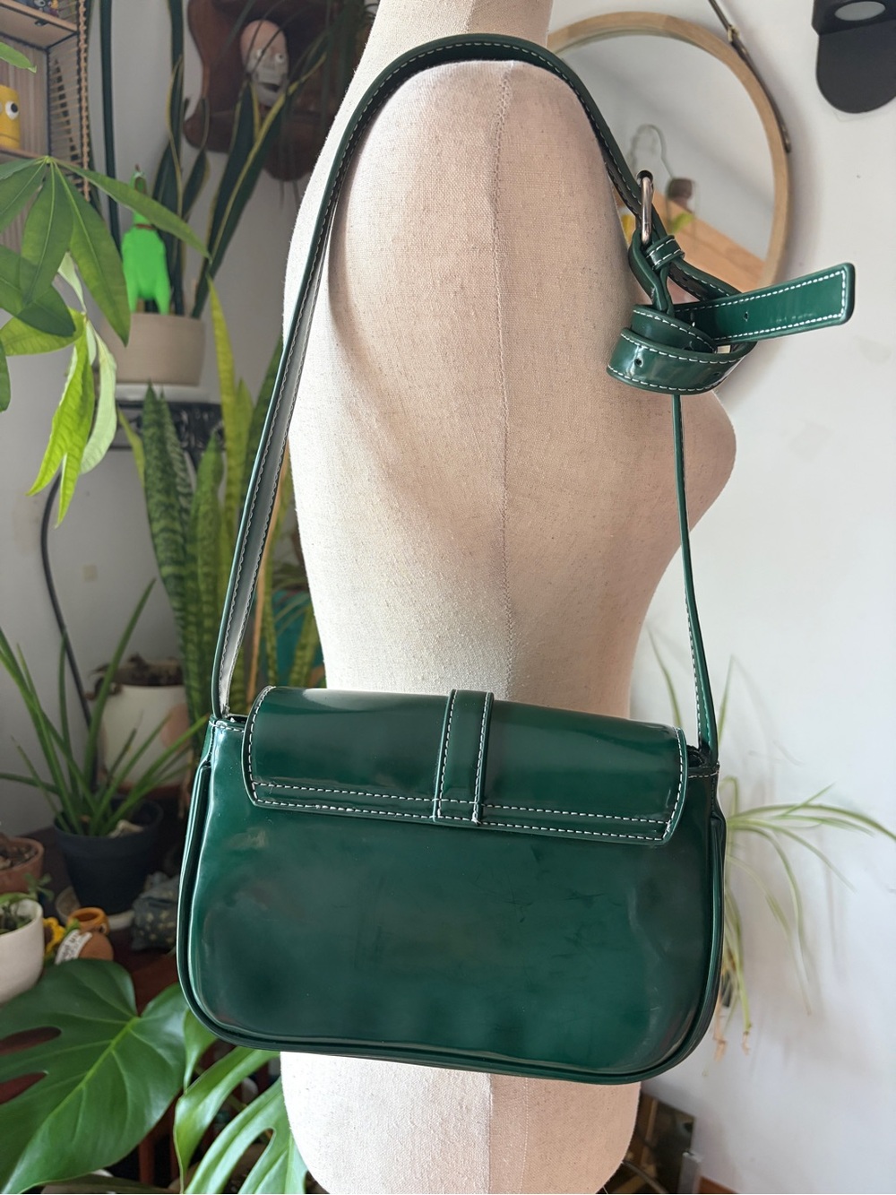 Urban Outfitters Green Indie Shiny Faux Leather Y2K Shoulder Bagette Preppy - Picture 4 of 6